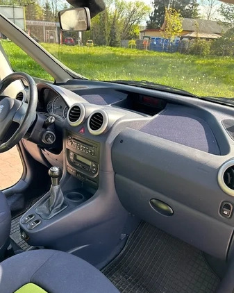 Peugeot 1007 cena 7600 przebieg: 213282, rok produkcji 2006 z Łódź małe 301